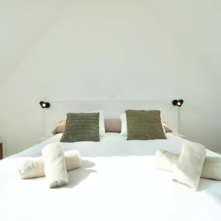 Sophie - 500m De La - Jacuzzi Apartment *